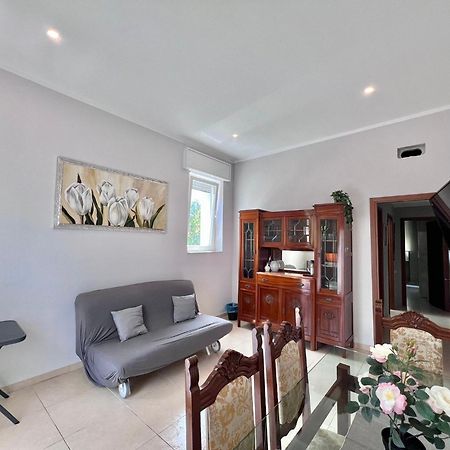 Apt Donati Home, Modernita E Comfort Con Parcheggio Gratuito Privato E Spazio Esterno Privato 카사노 다다 외부 사진