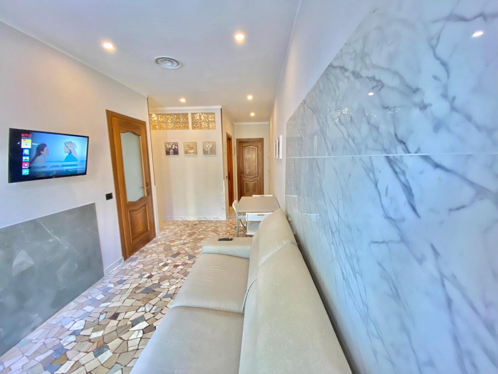 Apt Donati Home, Modernita E Comfort Con Parcheggio Gratuito Privato E Spazio Esterno Privato 카사노 다다 외부 사진