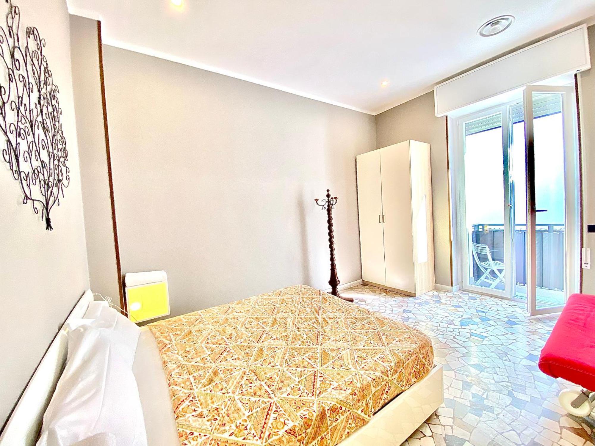 Apt Donati Home, Modernita E Comfort Con Parcheggio Gratuito Privato E Spazio Esterno Privato 카사노 다다 외부 사진