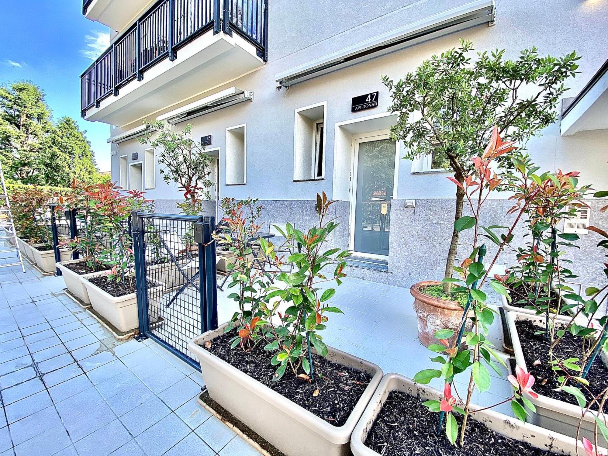 Apt Donati Home, Modernita E Comfort Con Parcheggio Gratuito Privato E Spazio Esterno Privato 카사노 다다 외부 사진