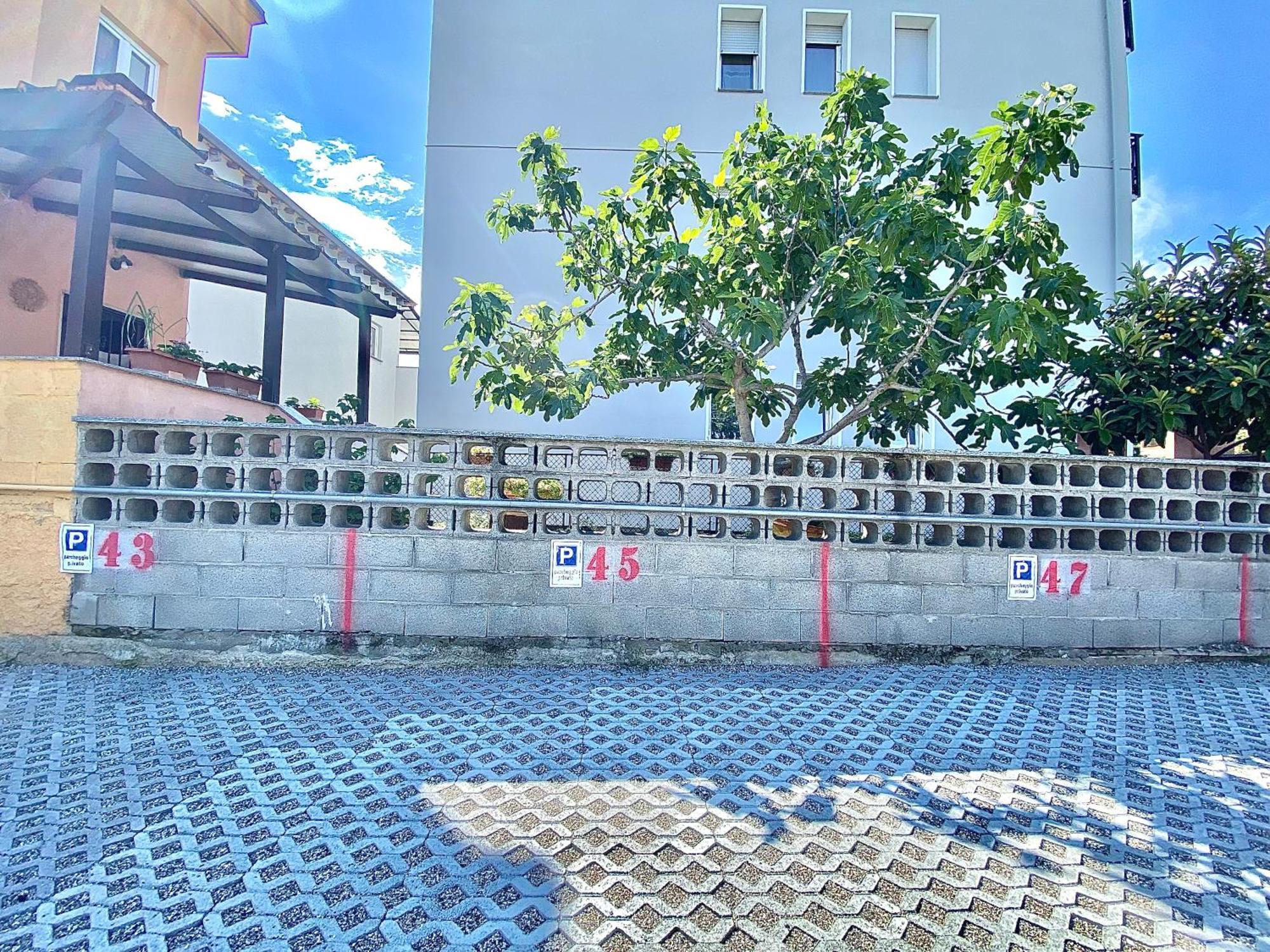 Apt Donati Home, Modernita E Comfort Con Parcheggio Gratuito Privato E Spazio Esterno Privato 카사노 다다 외부 사진